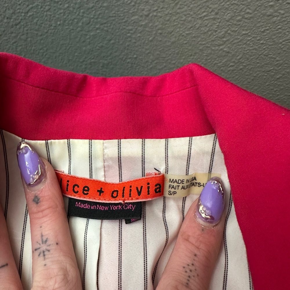 Alice and Olivia pink blazer - Picture 2 of 5